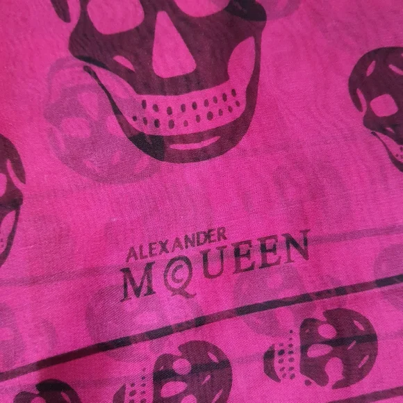 Scarf - Picture 3 of 6